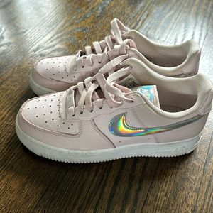 Air Force 1 Low 'Pink Iridescent size 6.5
